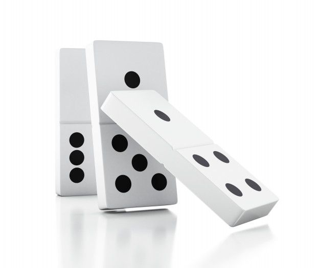 Cálculo de la materialidad 8 3d fichas domino cayendo fila 58466 6820