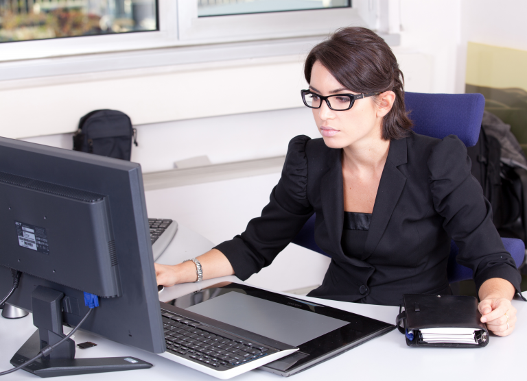 Competencia en fiscalización de un contribuyente que ya no tiene calidad de gran contribuyente Oficio DIAN 781 (904536) de 2022 9 Domo 5