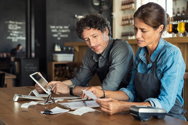 Comunicado de Prensa No. 145 - Negocios de comidas y bebidas inscritos al RST deberán cobrar impuesto al consumo. 6 istockphoto 1040303566 612x612 1