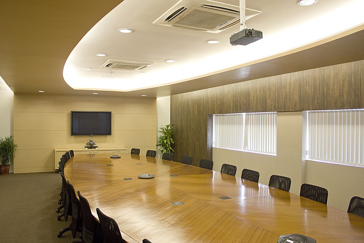 Oficio Supersociedades 220-305308 del 22-06-2026. Societario. Operaciones de factoring de sociedades por acciones simplificadas. Sala de juntas con mesa de reuniones