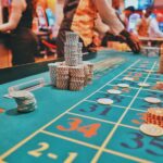 Oficio 015512 del 04-09-2026. IVA. Juegos de suerte y azar. Mesa de casino con fichas